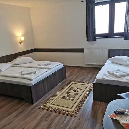 Tranzit Hotel 3*